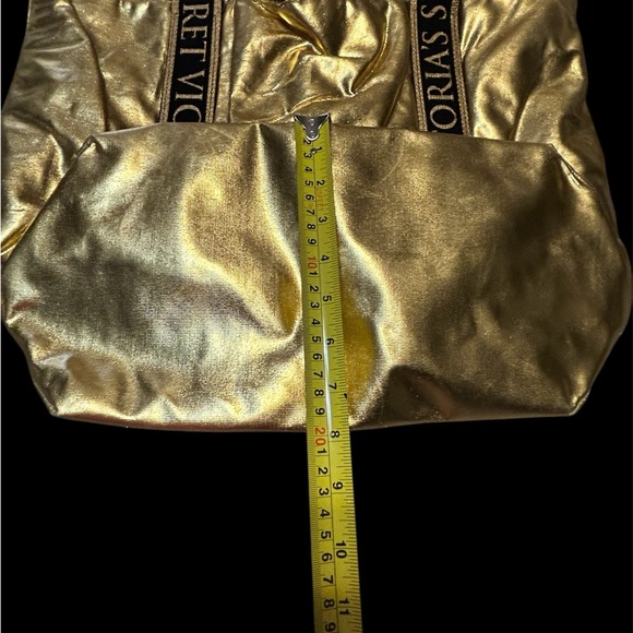 Victoria’s Secret Retro 2007 Gold Lame Tote Bag NWOT - Picture 4 of 5